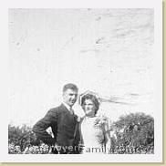 Myron_and_Ruth_Dix * 241 x 421 * (31KB)